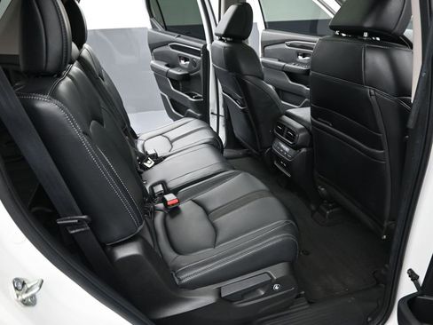 Used 2023 Honda Pilot Touring image 20