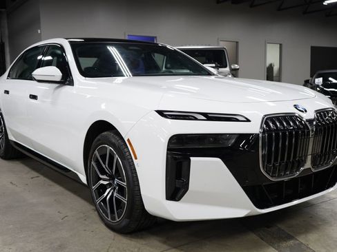 Used 2026 BMW 740i xDrive AWD/4WD image 6