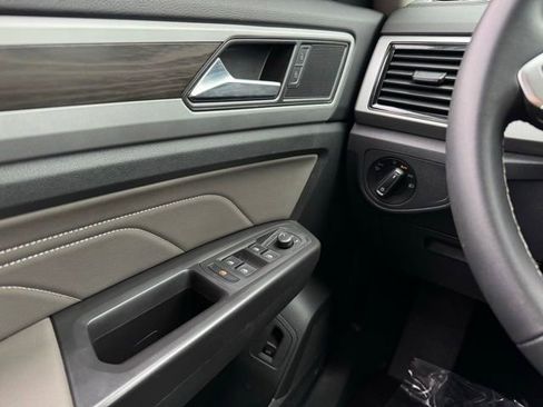 Used 2023 Volkswagen Atlas SE AWD/4WD image 26