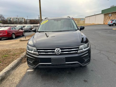Used 2021 Volkswagen Tiguan S image 2