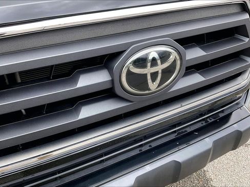 Used 2022 Toyota Tacoma SR5 w/ SR5 Appearance Package (SM) AWD/4WD image 28