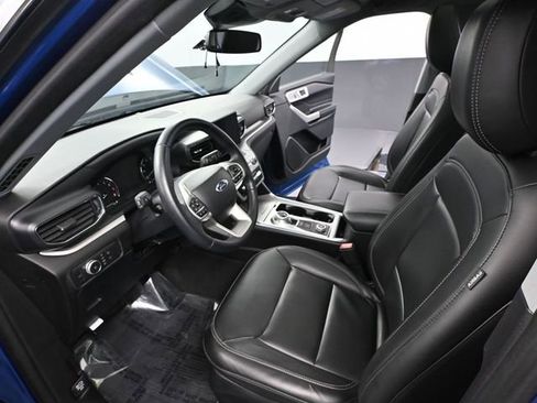 Used 2022 Ford Explorer XLT w/ Equipment Group 202A image 25
