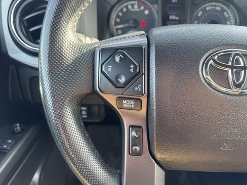 Used 2021 Toyota Tacoma TRD Off-Road image 23