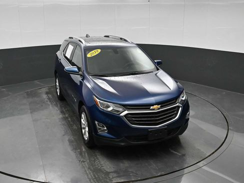Used 2019 Chevrolet Equinox LT w/ Sun & Navigation Package AWD/4WD image 18