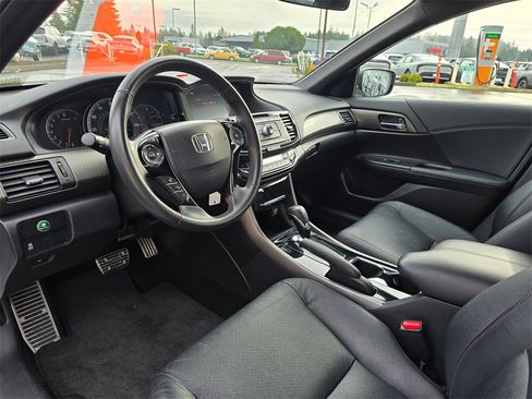 Used 2017 Honda Accord Sport Special Edition image 11