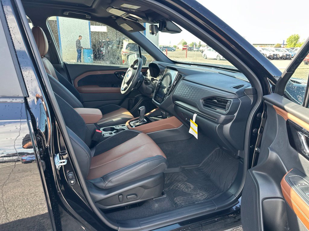 Used 2025 Subaru Forester Touring AWD/4WD image 11