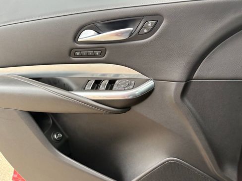 Used 2021 Cadillac XT4 Premium Luxury FWD image 30