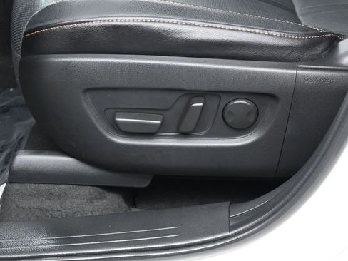 Used 2025 MAZDA CX-90 Plug-In Hybrid w/ Preferred AWD/4WD image 12