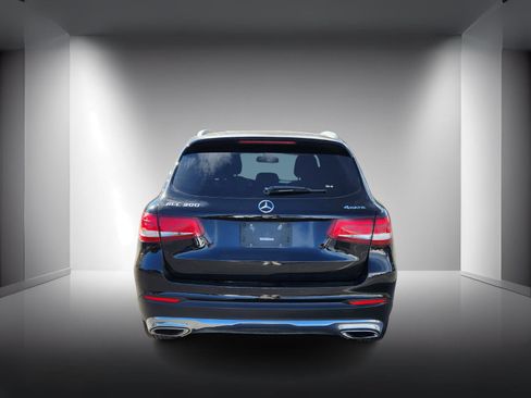 Used 2018 Mercedes-Benz GLC 300 4MATIC image 4