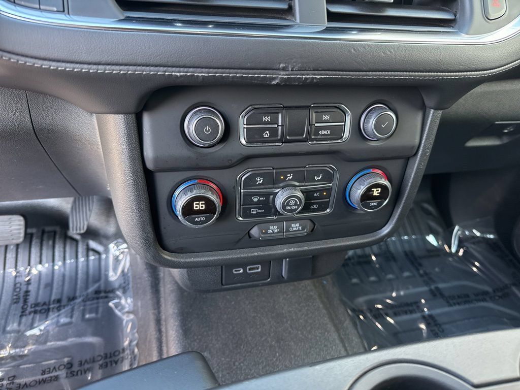 Used 2022 Chevrolet Tahoe 4WD image 22