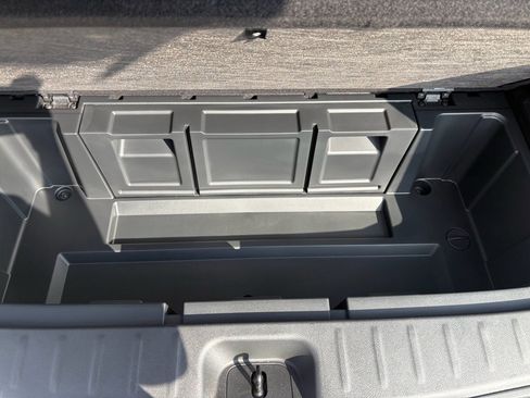 Used 2024 Nissan Pathfinder SV image 32