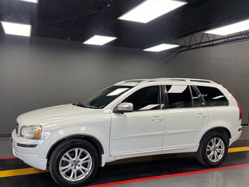Used 2014 Volvo XC90 3.2 w/ Climate Package FWD image 2