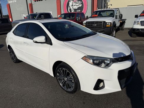 Used 2015 Toyota Corolla LE Premium image 4