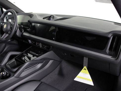 New 2026 Porsche Cayenne Coupe image 15
