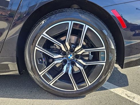 Used 2024 BMW 740i xDrive image 9