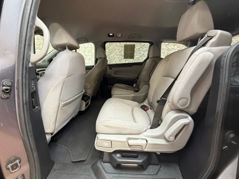 Used 2019 Honda Odyssey EX image 12
