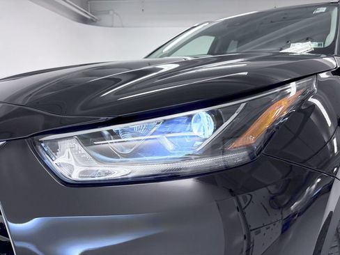 Used 2021 Toyota Highlander Limited AWD/4WD image 12