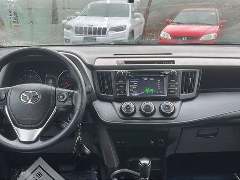 Used 2017 Toyota RAV4 LE image 29