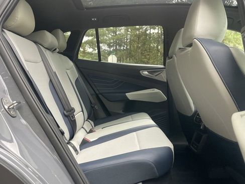 Used 2023 Volkswagen ID.4 Pro S image 18