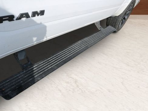 Used 2022 RAM 1500 Laramie AWD/4WD image 10