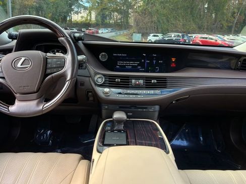 Used 2019 Lexus LS 500 F Sport image 16