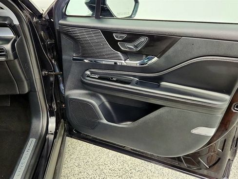 Used 2022 Lincoln Corsair FWD w/ Premium Package image 24