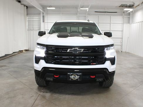 Used 2024 Chevrolet Silverado 1500 LT Trail Boss w/ Convenience Package II image 3