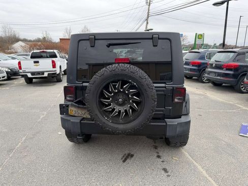 Used 2017 Jeep Wrangler Unlimited Sahara w/ Connectivity Group image 4