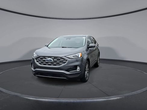 Used 2021 Ford Edge Titanium image 3