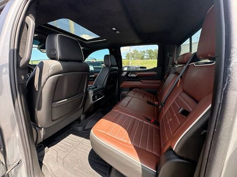 Used 2024 GMC Sierra 1500 Denali Ultimate AWD/4WD image 4