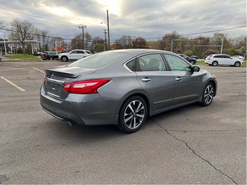 Used 2016 Nissan Altima 2.5 SR FWD image 5