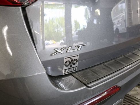 Used 2023 Ford Explorer XLT w/ Equipment Group 202A AWD/4WD image 9