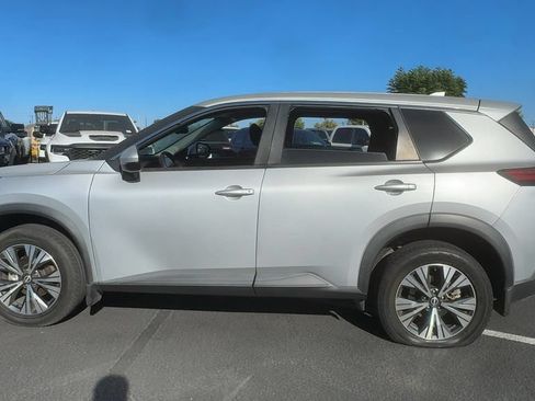 Used 2022 Nissan Rogue SV AWD/4WD image 9