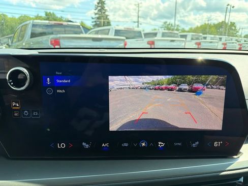 Used 2025 Chevrolet Traverse LT AWD/4WD image 22