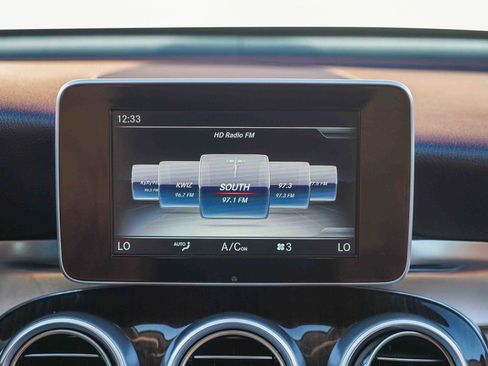 Used 2019 Mercedes-Benz GLC 300 image 15