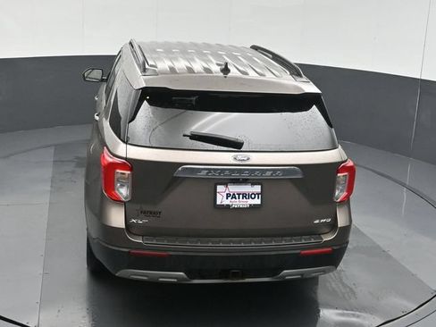 Used 2021 Ford Explorer XLT w/ Equipment Group 202A AWD/4WD image 46