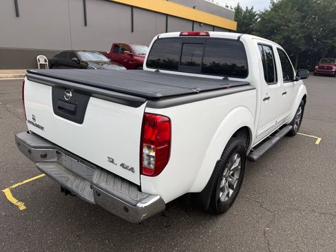 Used 2019 Nissan Frontier SL AWD/4WD image 7