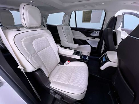 Used 2020 Lincoln Aviator Black Label Grand Touring AWD/4WD image 39