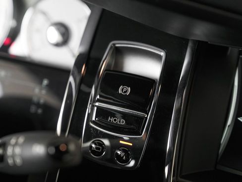 Used 2020 Rolls-Royce Dawn image 40