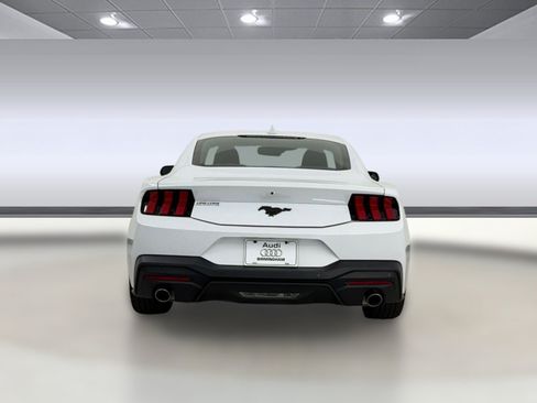 Used 2024 Ford Mustang Coupe RWD image 9
