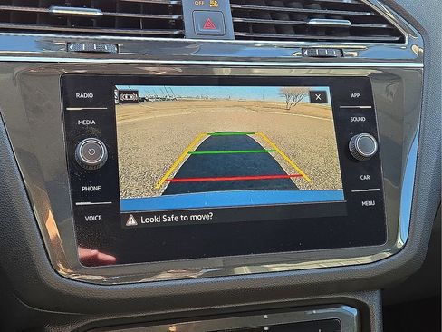 Used 2023 Volkswagen Tiguan SE image 27