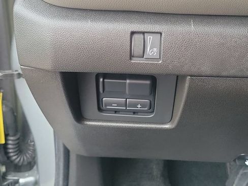 Used 2025 Chevrolet Colorado ZR2 w/ Technology Package AWD/4WD image 22