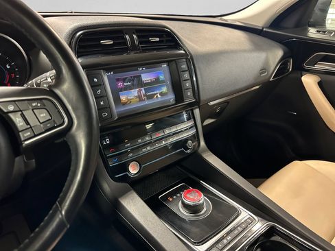 Used 2018 Jaguar F-PACE Premium AWD/4WD image 21