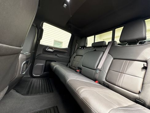 Used 2023 Chevrolet Silverado 1500 High Country w/ Technology Package AWD/4WD image 40