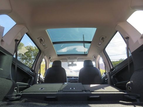Used 2019 Volkswagen Tiguan SE w/ Panoramic Sunroof Package AWD/4WD image 28