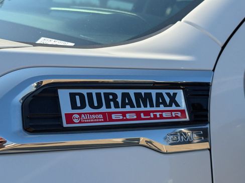 Used 2022 GMC Sierra 2500 Denali w/ Denali Ultimate Package AWD/4WD image 9