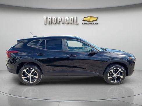 Used 2025 Chevrolet Trax RS w/ Driver Confidence Package FWD image 6