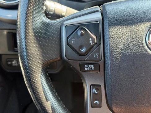 Used 2017 Toyota Tacoma TRD Off-Road w/ Tow Package (A/T) AWD/4WD image 18