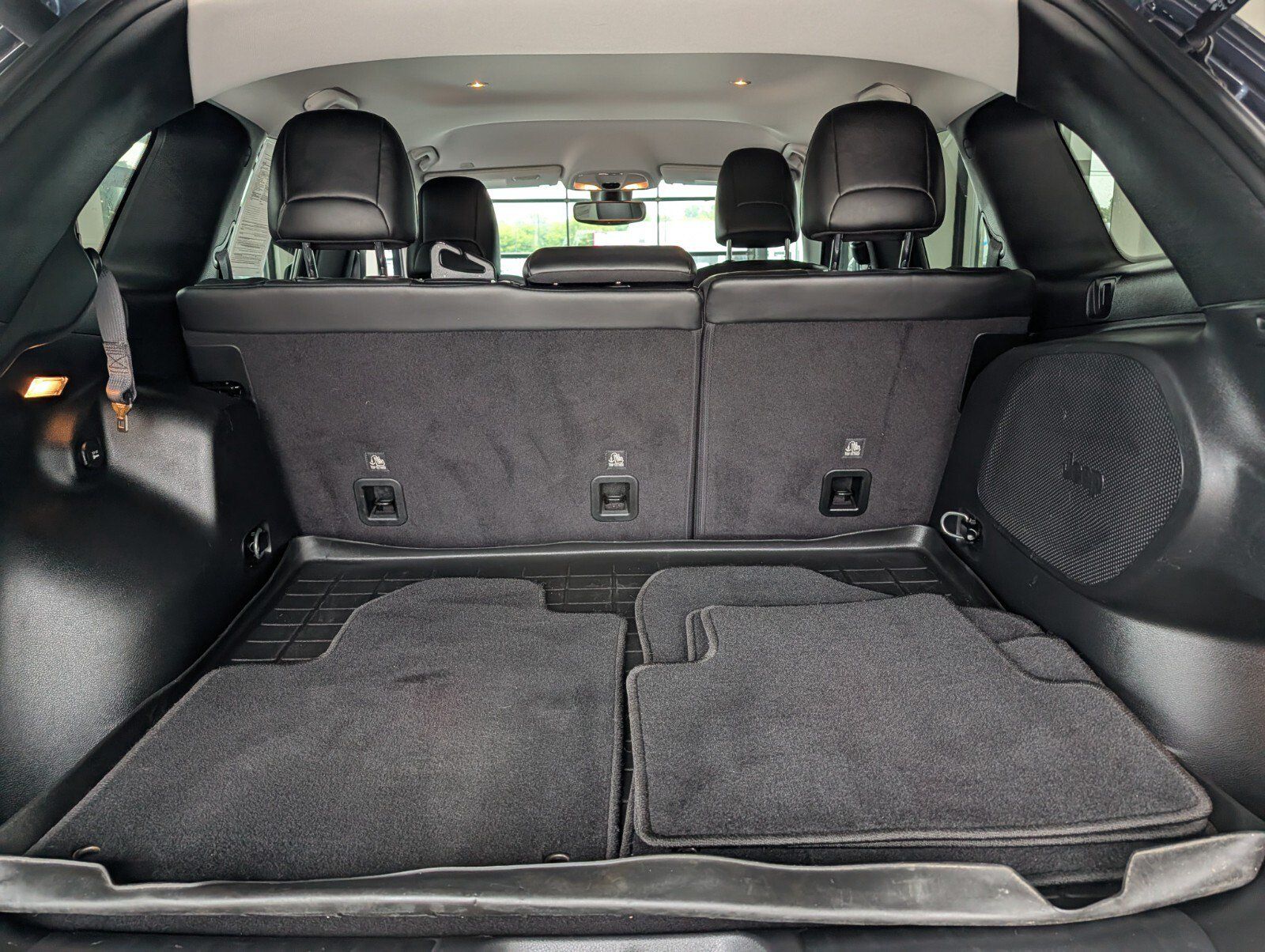 Used 2019 Jeep Cherokee Limited AWD/4WD image 13