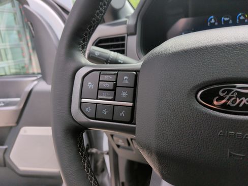 Used 2025 Ford F150 Lariat AWD/4WD image 19
